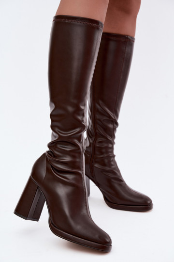 bottes hautes pour femmes avec coutures sur la tige en couleur marron Brivana