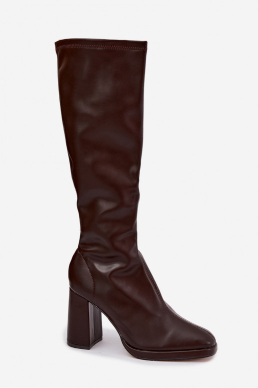 bottes hautes pour femmes avec coutures sur la tige en couleur marron Brivana