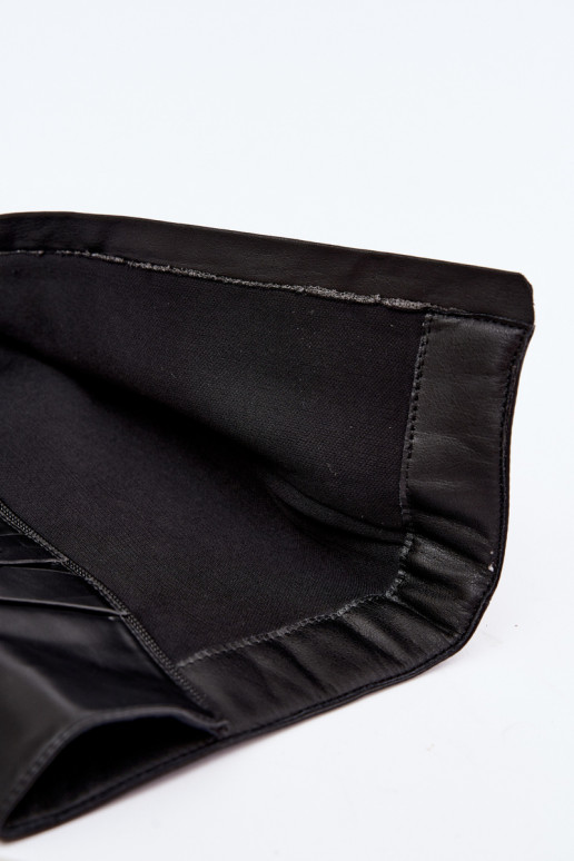 Bottes longues pour femmes avec des talons fins et des boucles en couleur noire Invera