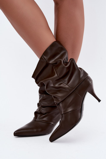 Bottines pour femmes slouchy à enfiler avec des talons fins en couleur chocolat Harissa