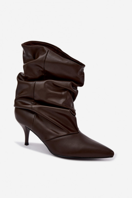 Bottines pour femmes slouchy à enfiler avec des talons fins en couleur chocolat Harissa