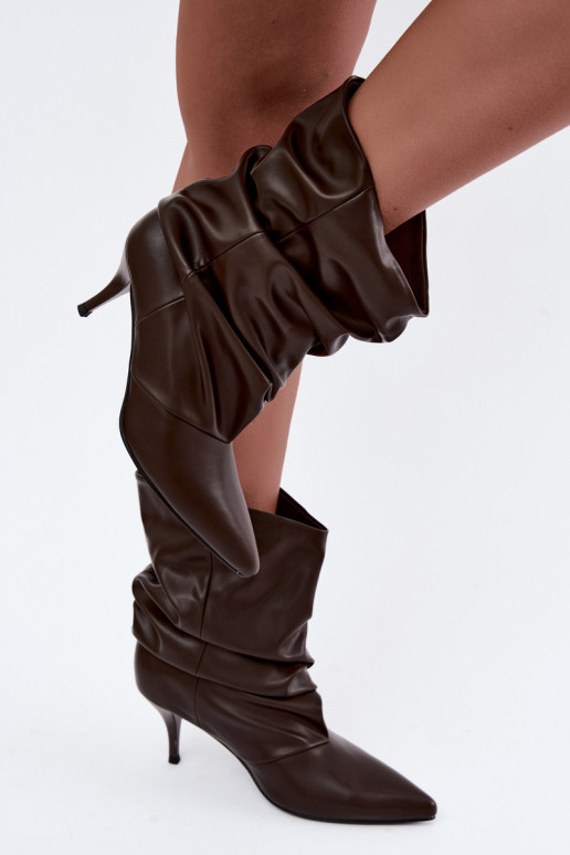 Bottines pour femmes slouchy à enfiler avec des talons fins en couleur chocolat Harissa