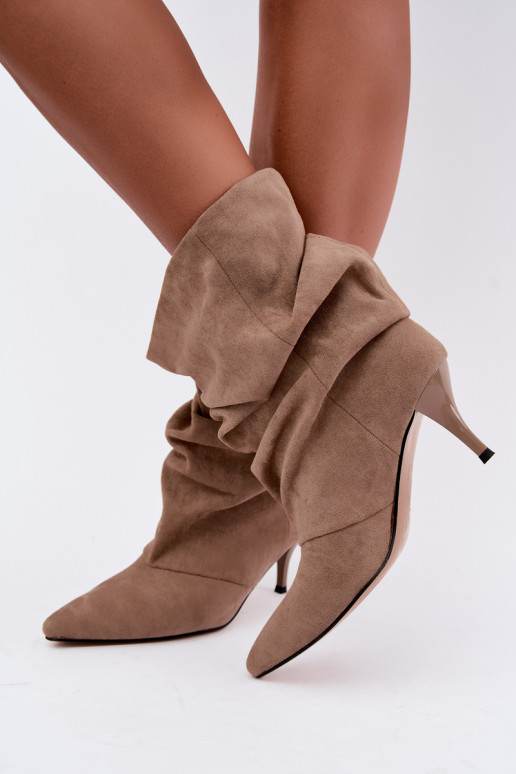 Bottines pour femmes slouchy à enfiler avec des talons fins en couleur sable Harissa