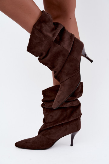 Bottines pour femmes slouchy à enfiler avec des talons fins en couleur chocolat Harissa