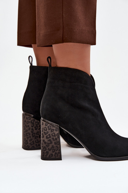 Bottines en faux daim avec isolation en noir Zivella