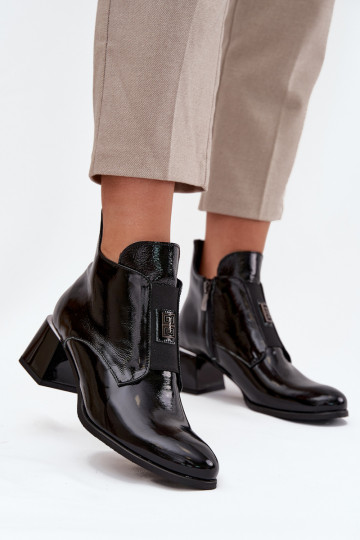 Bottines en cuir vernies isolées avec détails ornés Zazoo 60560 noires 2
