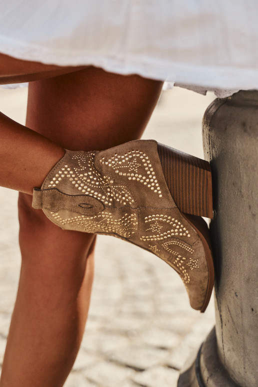 Bottines style cowboy en or avec embellissements couleur sable Selden