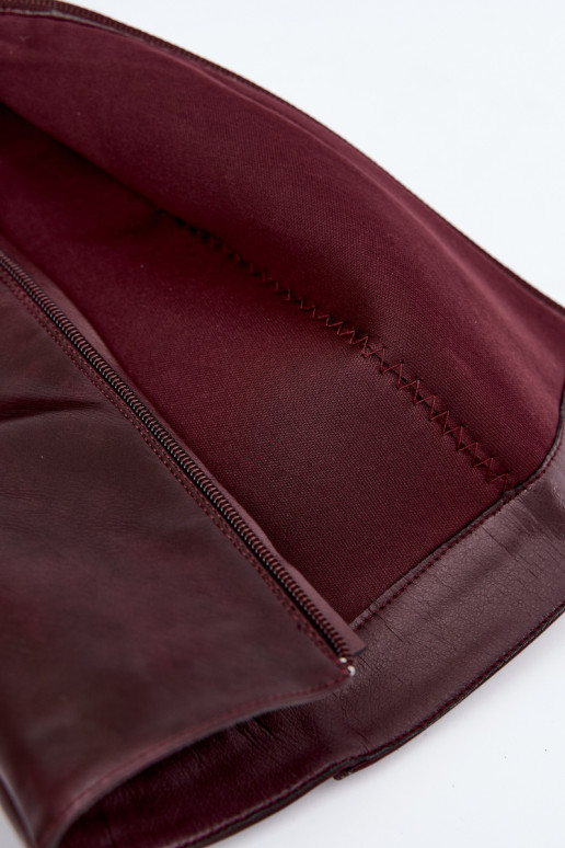 bottes hautes pour femmes à talons isolées couleur bordeaux Katelle