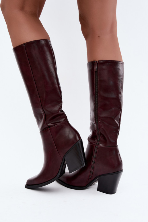 bottes hautes pour femmes à talons isolées couleur bordeaux Katelle