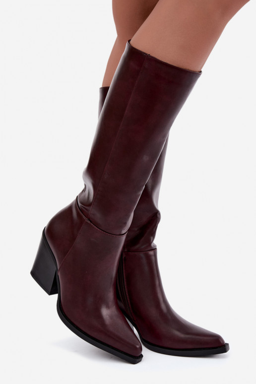 bottes hautes pour femmes à talons isolées couleur bordeaux Katelle