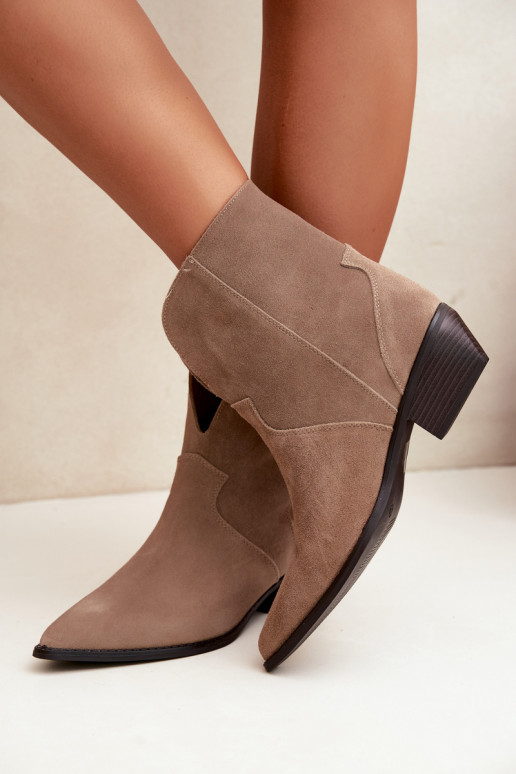 bottines pour femmes de style cowboy à talons en daim naturel sable Norelle