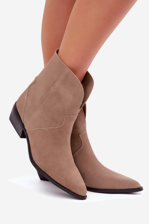 bottines pour femmes de style cowboy à talons en daim naturel sable Norelle
