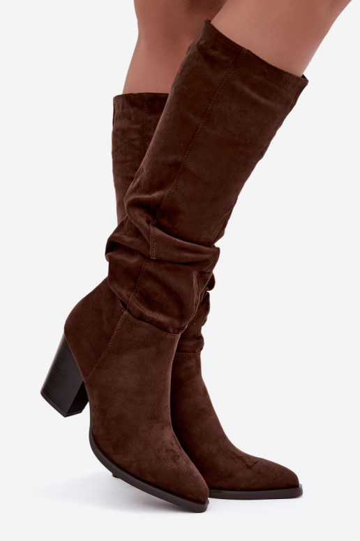 bottes hautes pour femmes avec talons et tige courbée en marron Ismera