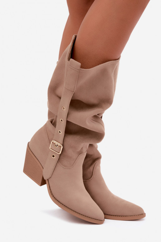 bottes hautes pour femmes froissées de style cowboy avec sangles et talons en sable Adria
