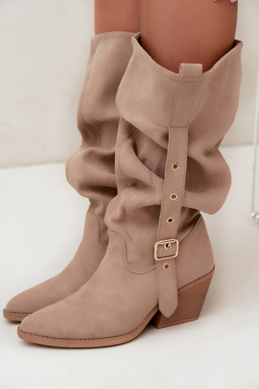 bottes hautes pour femmes froissées de style cowboy avec sangles et talons en sable Adria