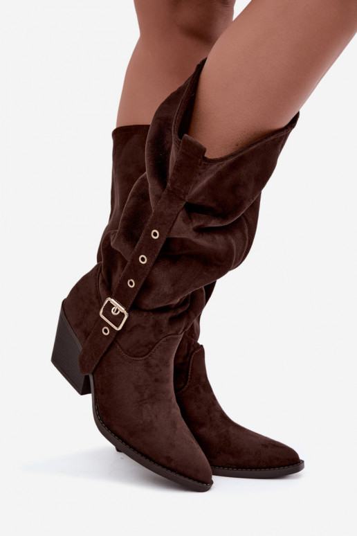 bottes hautes pour femmes froissées de style cowboy avec sangles et talons en CzekoladoĮe Adria