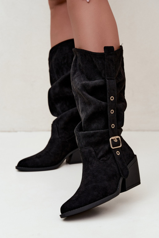 bottes hautes pour femmes froissées de style cowboy avec sangles et talons en noir Adria