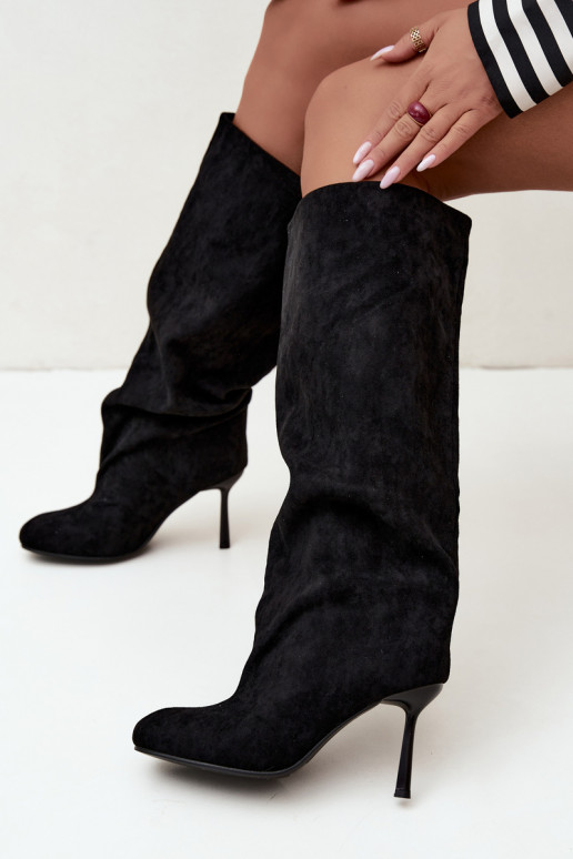 bottes hautes pour femmes à enfiler avec talons fins en noir Caliya