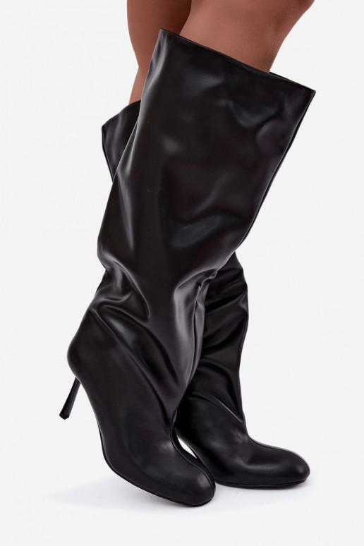 Bottes hautes pour femmes à enfiler avec talons fins en noir Caliya