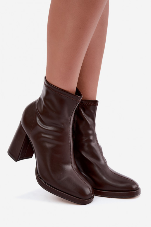 Bottines pour femmes en cuir synthétique avec talons couleur chocolat Karvella