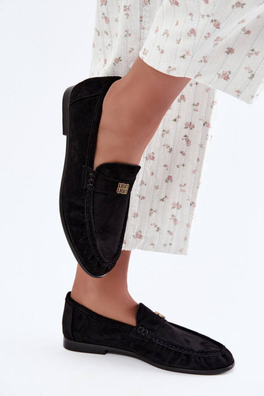 Mocassins pour femmes avec volants et détails décoratifs en couleur noire Kairo