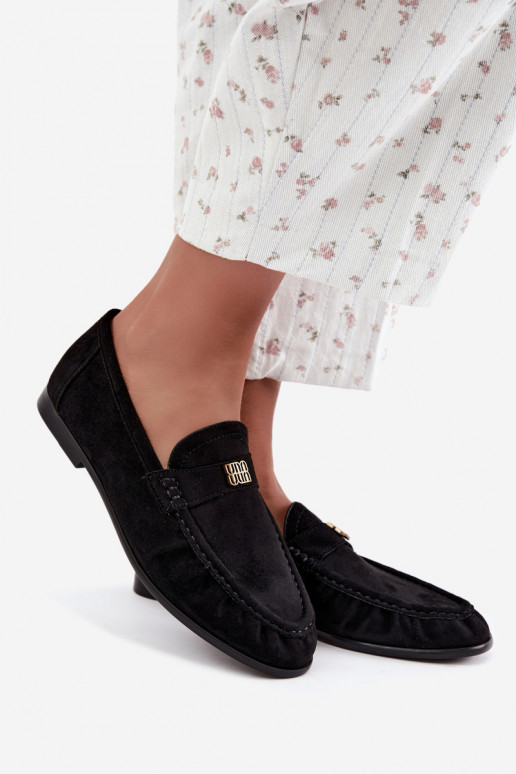 Mocassins pour femmes avec volants et détails décoratifs en couleur noire Kairo