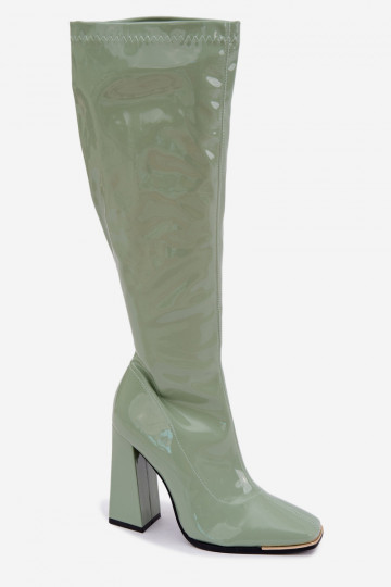 bottes hautes avec effet verni et talons en vert Mlokva