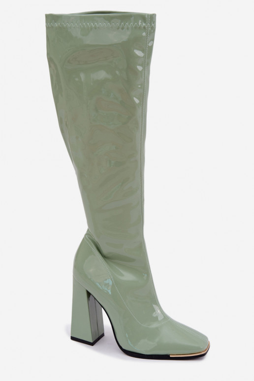 bottes hautes avec effet verni et talons en vert Mlokva