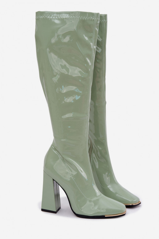 bottes hautes avec effet verni et talons en vert Mlokva