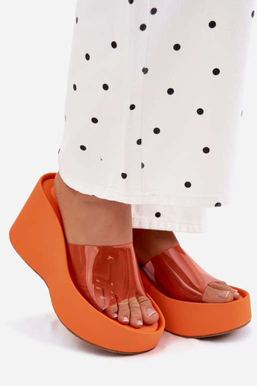Chaussons orange pour femmes avec des brides transparentes Zolretia