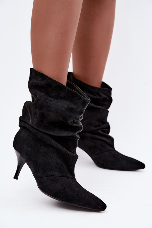 Bottines slouchy pour femmes avec talons fins en noir Harissa