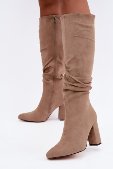Bottes hautes pour femmes isolées avec talons et volants en sable Imelia