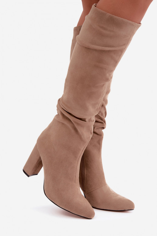 Bottes hautes pour femmes isolées avec talons et volants en sable Imelia