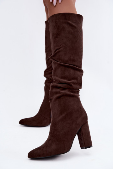 Bottes hautes pour femmes isolées avec talons et volants en brun Imelia 2