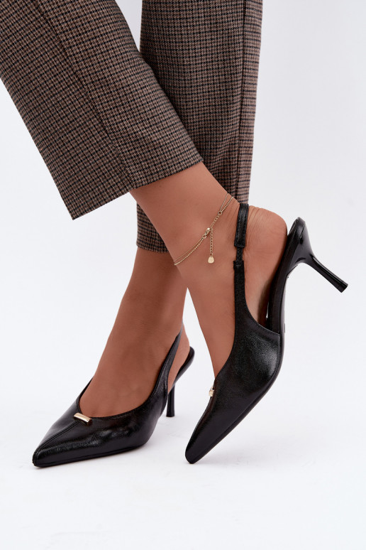 Escarpins noirs Inessae avec détails décoratifs