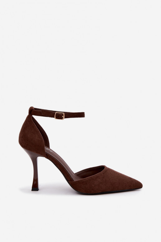 Chaussures en daim synthétique avec des sangles couleur chocolat Ladessa