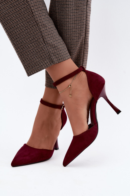 Chaussures en daim synthétique avec des sangles couleur bordeaux Ladessa