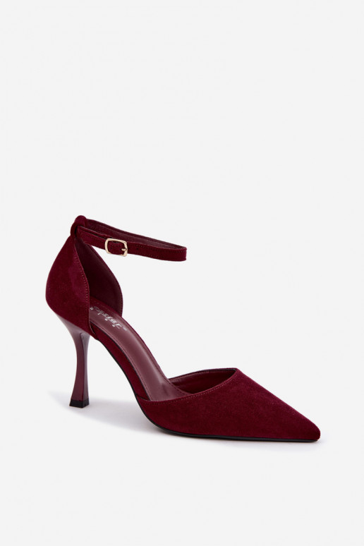 Chaussures en daim synthétique avec des sangles couleur bordeaux Ladessa