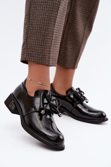 Chaussures en cuir synthétique laquées avec des nœuds T.Sokolski AN J26-190 en couleur noire 2