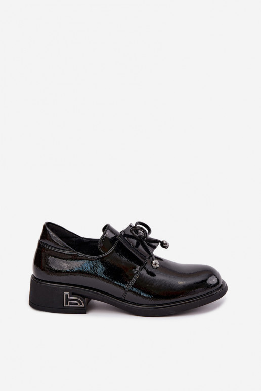 Chaussures en cuir synthétique laquées avec des nœuds T.Sokolski AN J26-190 en couleur noire