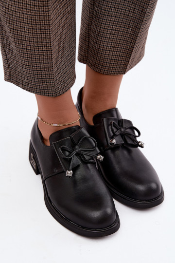 Chaussures en cuir synthétique avec des nœuds T.Sokolski AN J26-190 en couleur noire