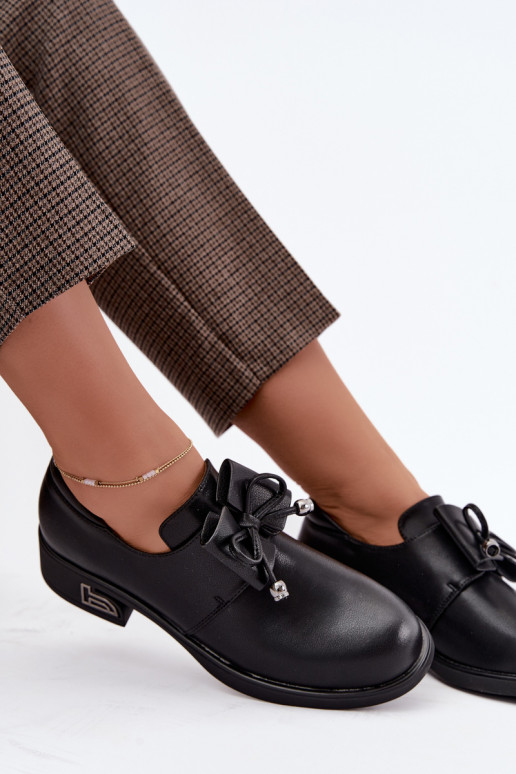 Chaussures en cuir synthétique avec des nœuds T.Sokolski AN J26-190 en couleur noire