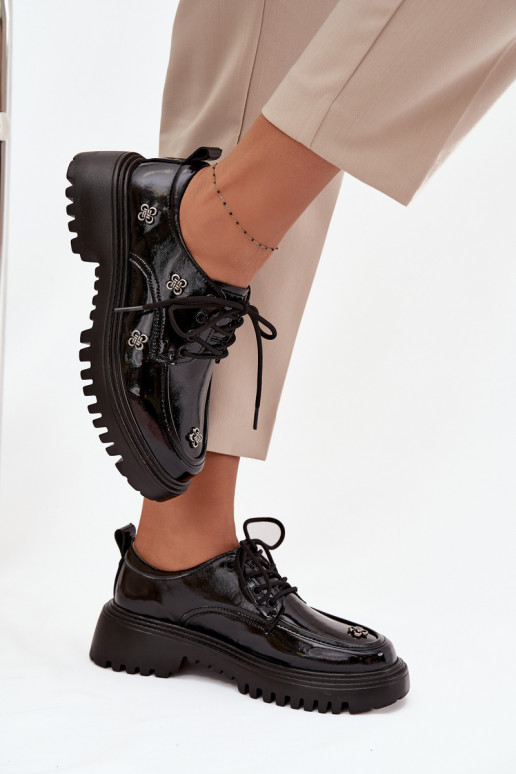 Chaussures pour femmes en cuir verni avec boucles en noir Artiker 57C0333