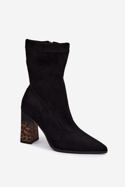 Bottines isolées pour femmes avec tige à motifs en noir Tirelia