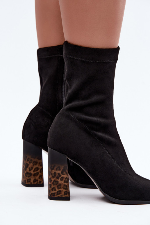 Bottines isolées pour femmes avec tige à motifs en noir Tirelia