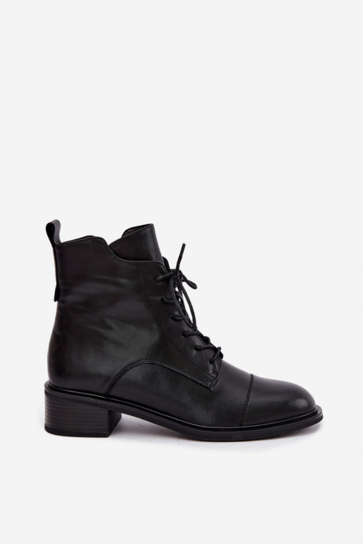Bottines isolées en cuir naturel en noir Cerina