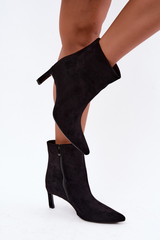 Bottines pour femmes chauffées avec talons fins en noir Carlia