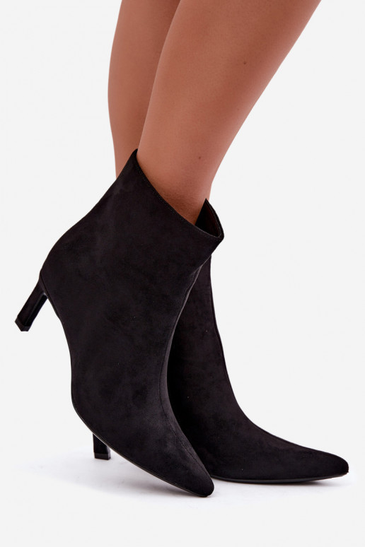 Bottines pour femmes chauffées avec talons fins en noir Carlia