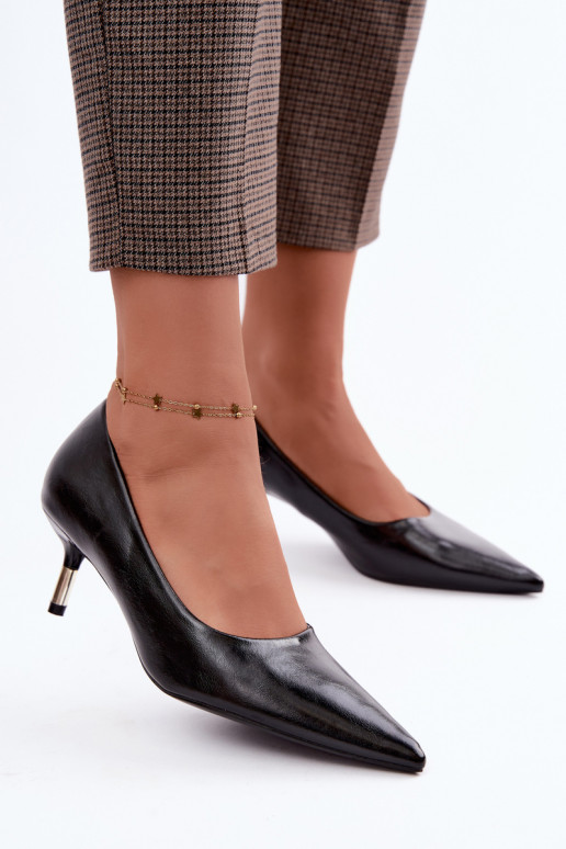 Chaussures à petit talon en noir Pelina