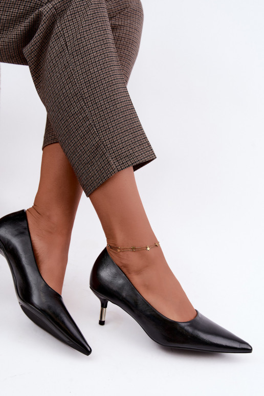 Chaussures à petit talon en noir Pelina